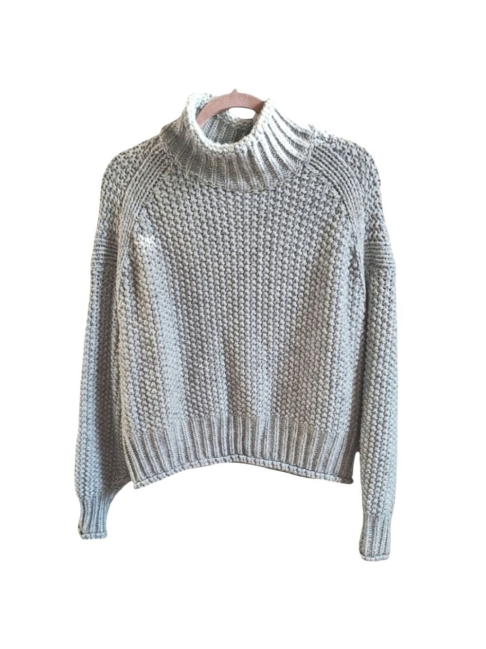 H&M Gray Chunky Knit Long Sleeve Turtleneck Sweater Size Medium